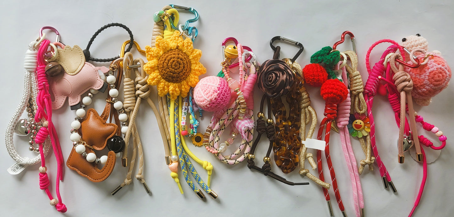 Taschenanhänger Bag Charm Flat Lay| BlissBox.ch Accessoires Schweiz