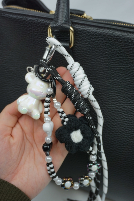 Bär Blume Taschenanhänger Bag Charm | BlissBox.ch Accessoires Schweiz