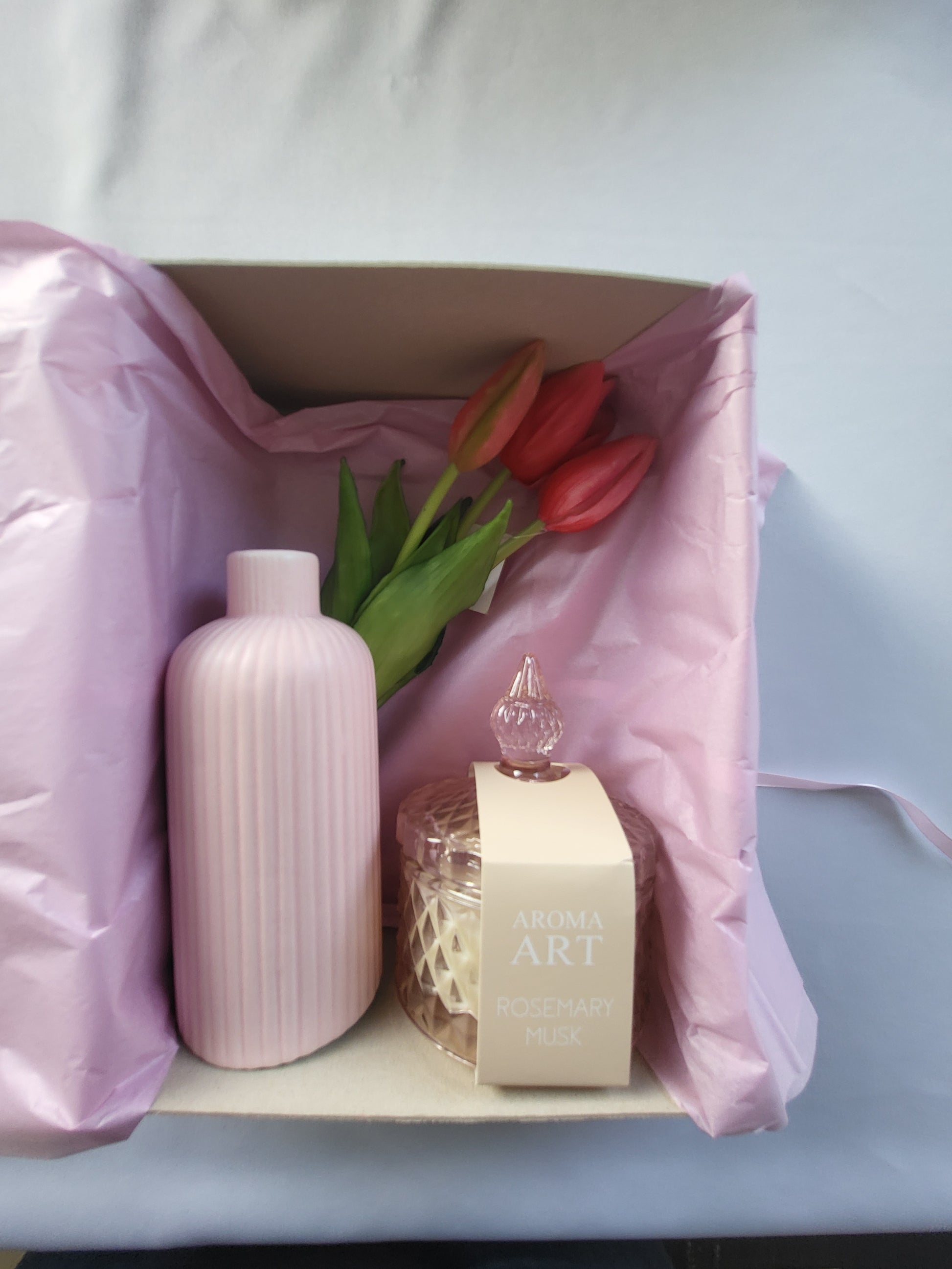 Frühling Geschenkset Geschenkbox Duftkerze Vase Tulpe BlissBox.ch Papeterie Schweiz